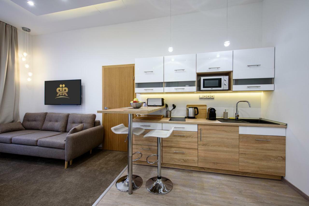 Karoly Corner Residences Apartament *
