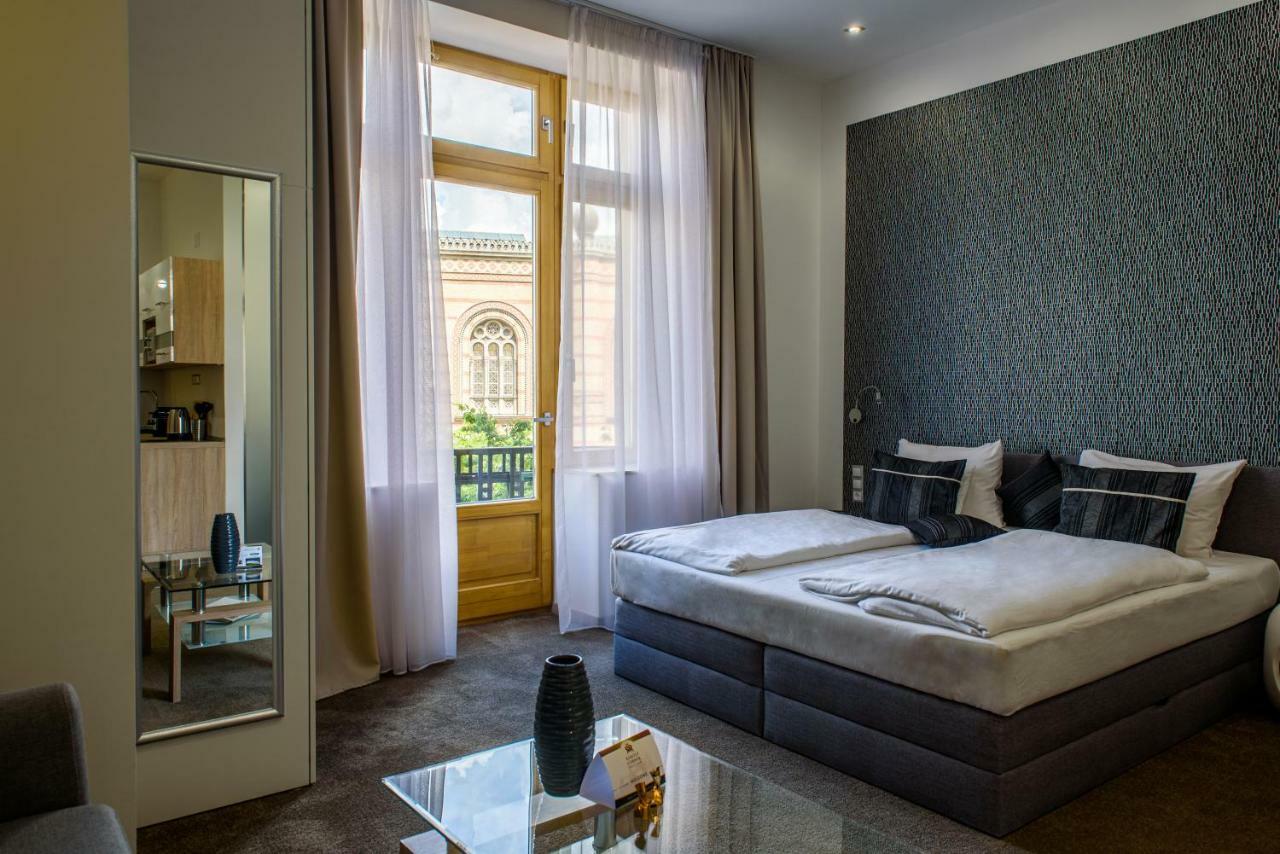 Apartament Karoly Corner Residences *