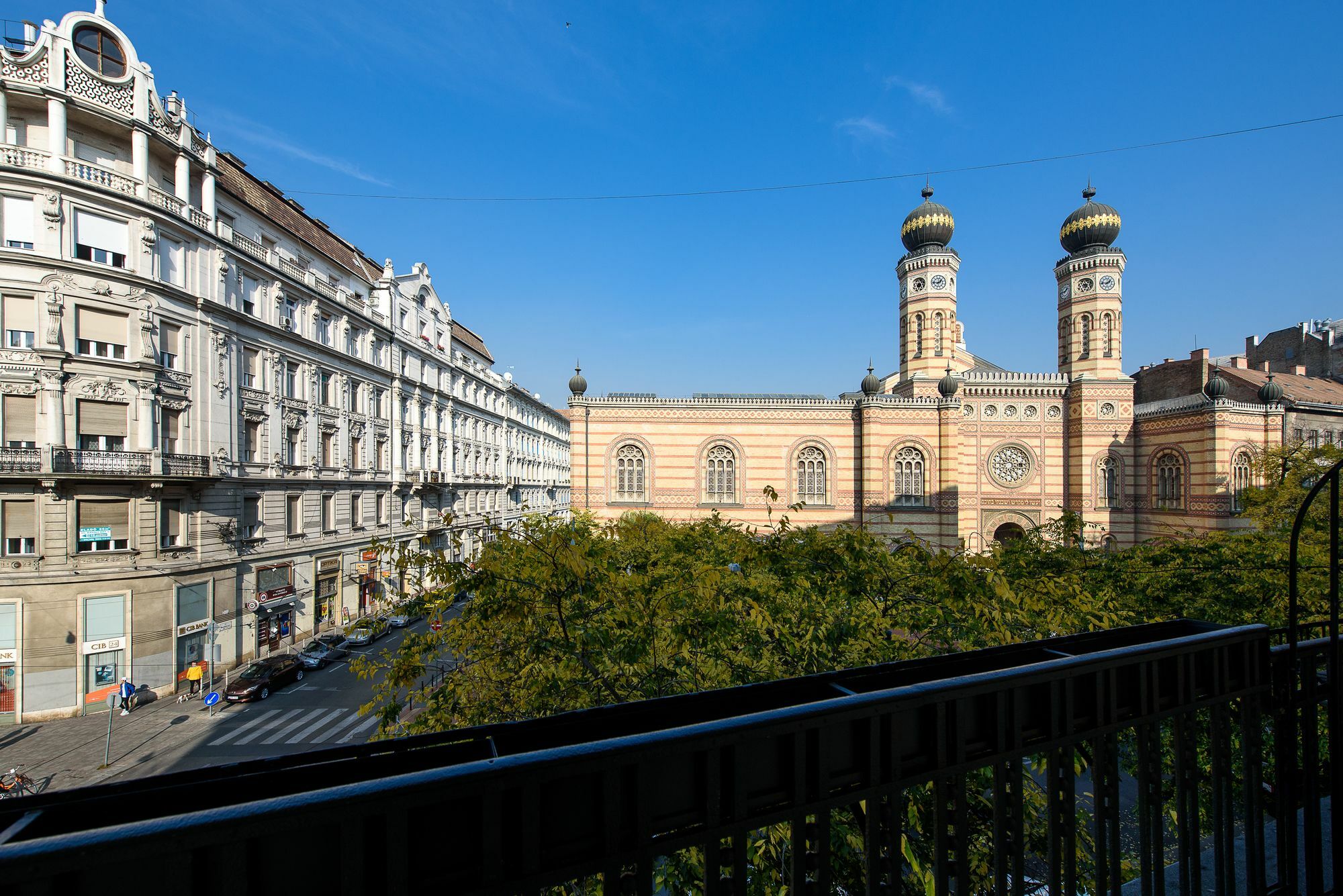 Karoly Corner Residences Apartament