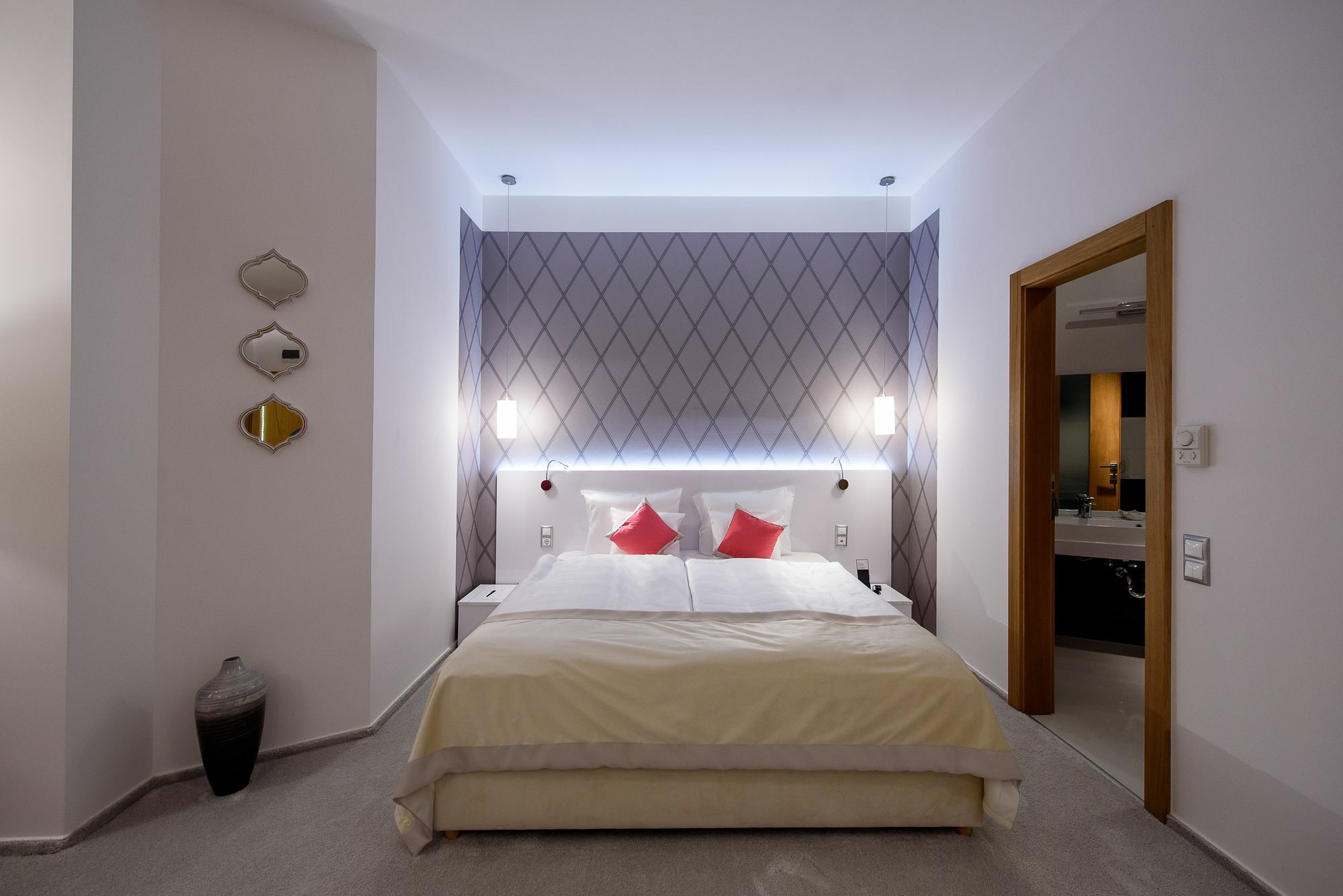 Karoly Corner Residences Apartament *
