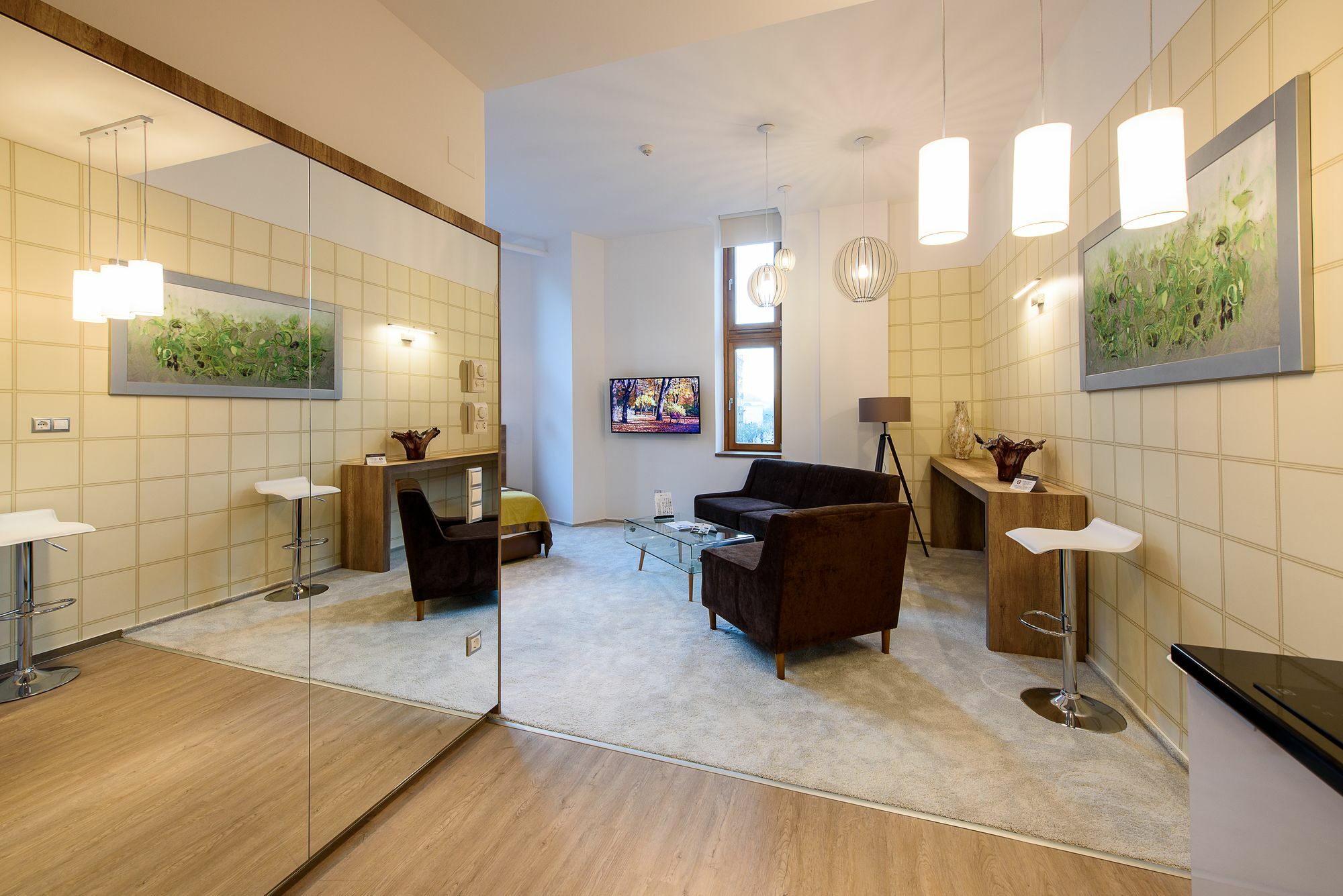 Karoly Corner Residences Apartament