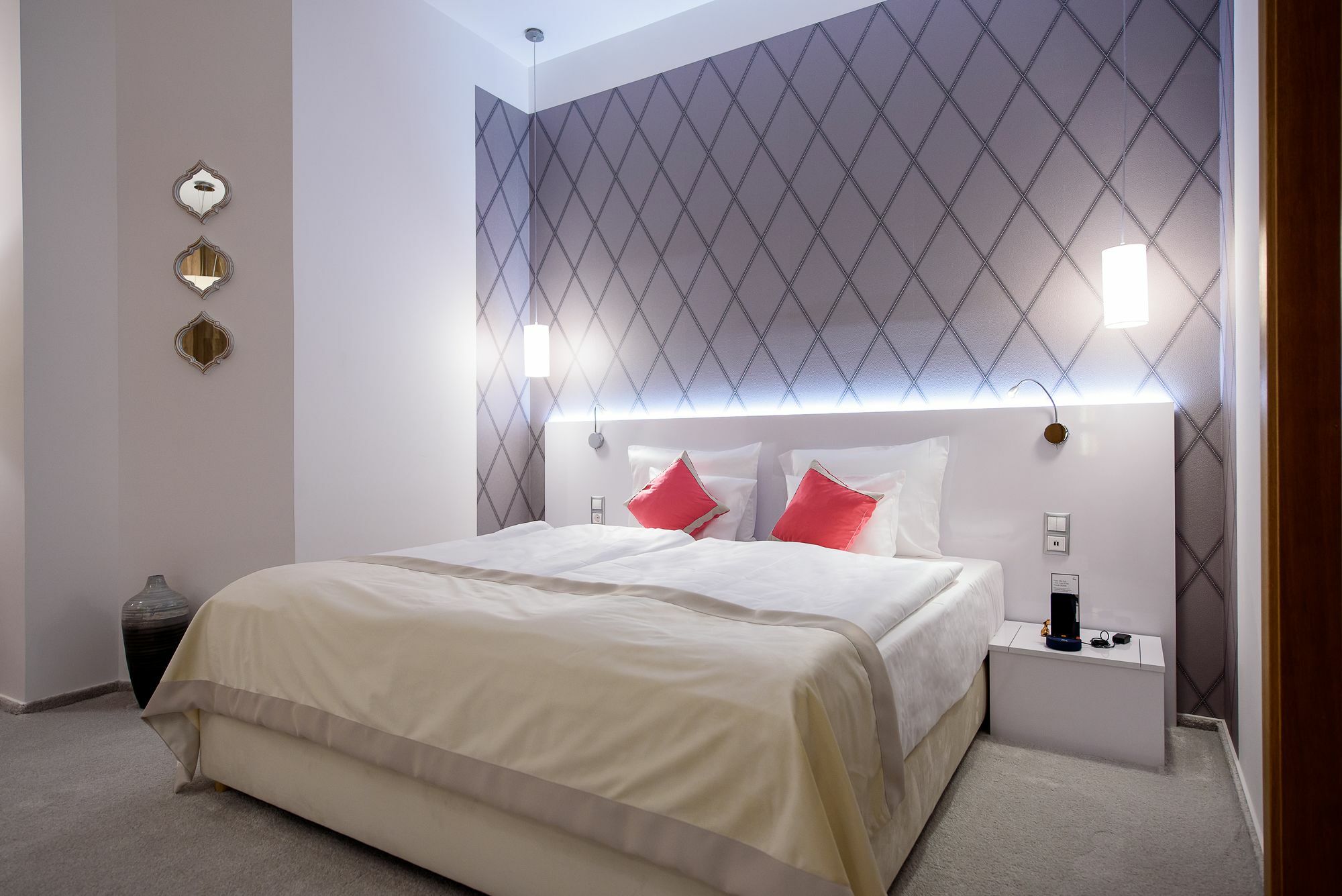 Apartament Karoly Corner Residences