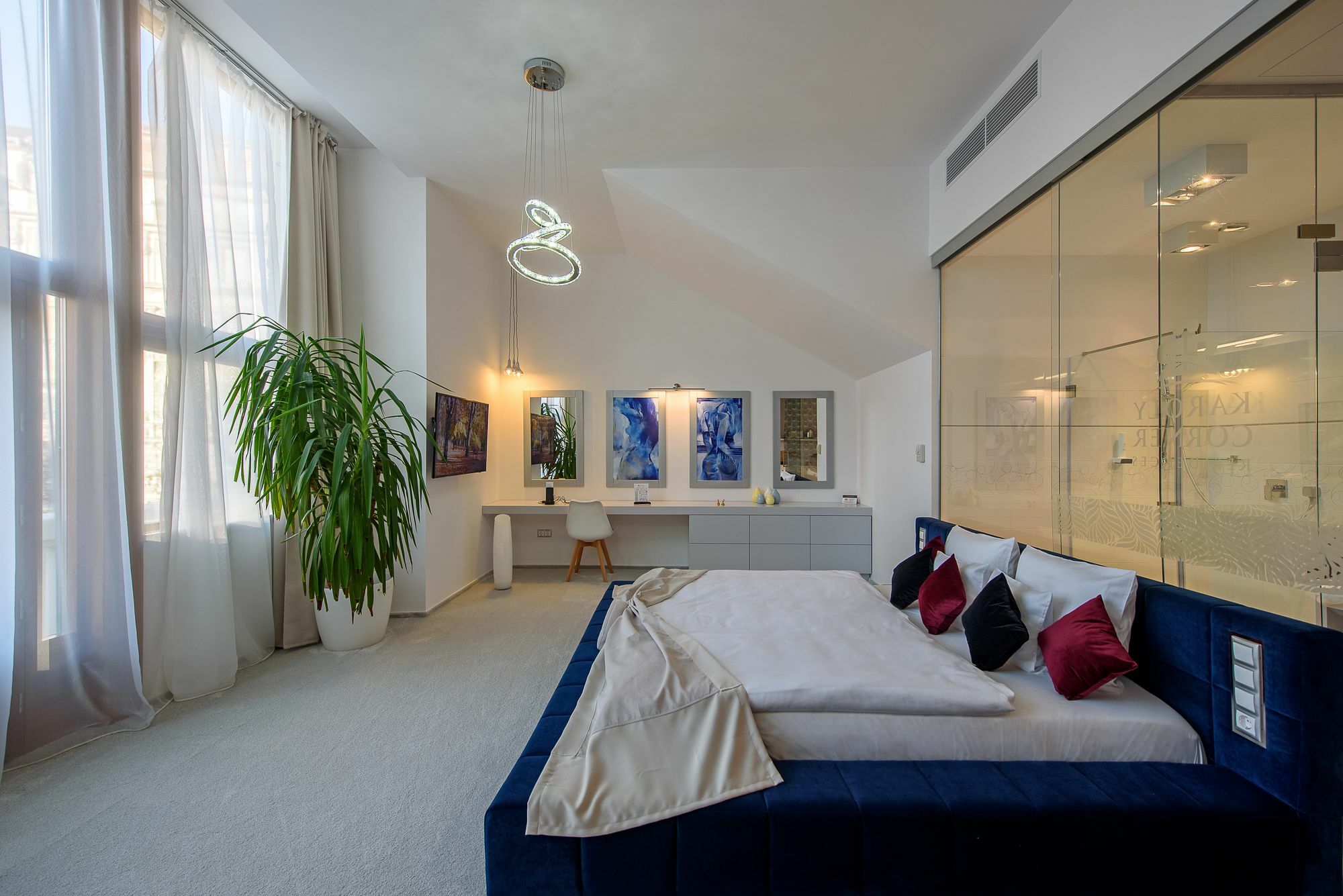 Karoly Corner Residences Apartament